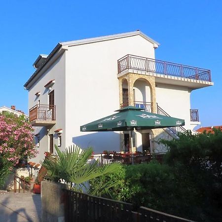 Apartments Kamelija Малинска Экстерьер фото