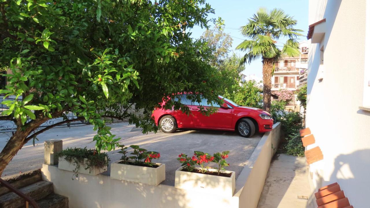 Apartments Kamelija Малинска Экстерьер фото
