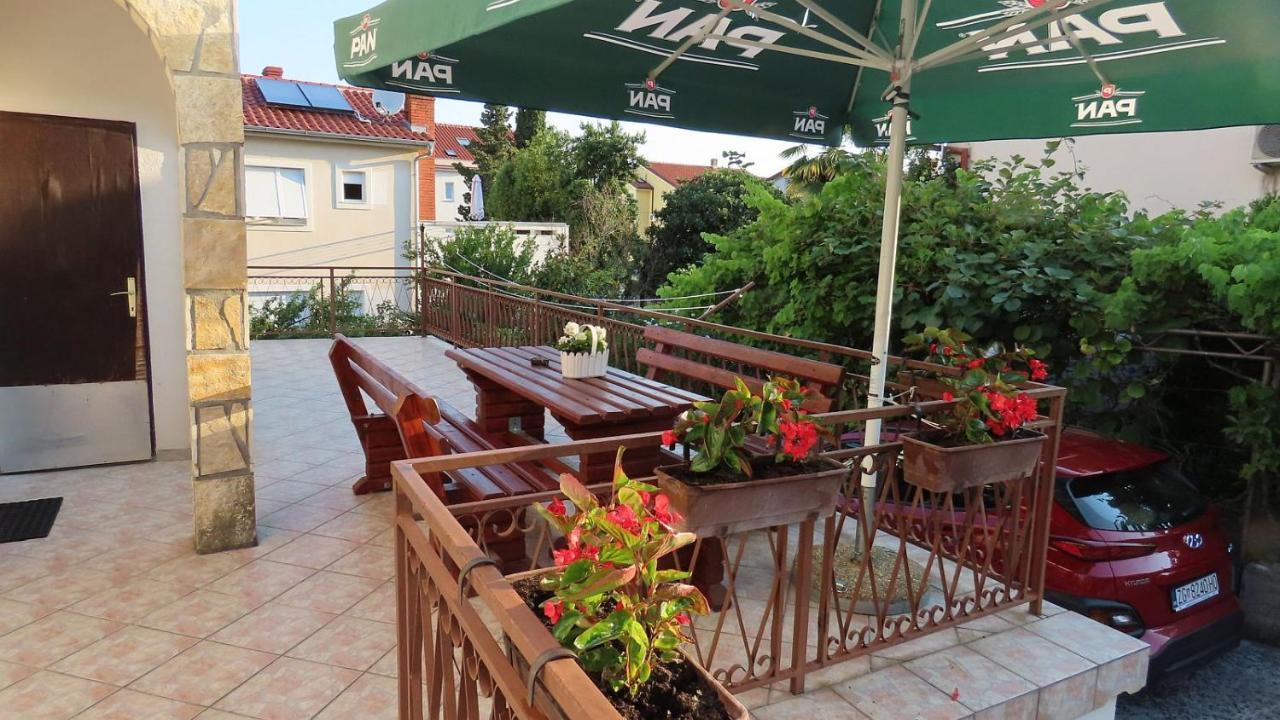 Apartments Kamelija Малинска Экстерьер фото