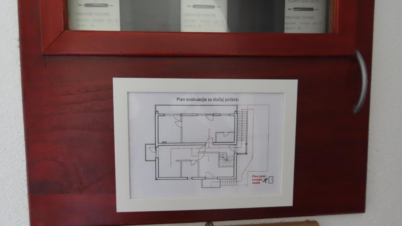 Apartments Kamelija Малинска Экстерьер фото