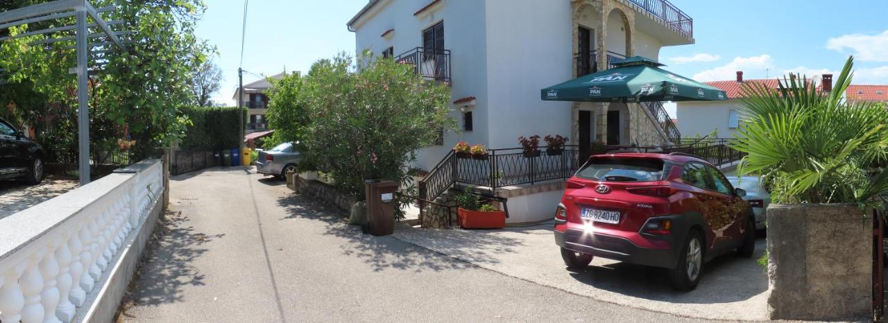 Apartments Kamelija Малинска Экстерьер фото
