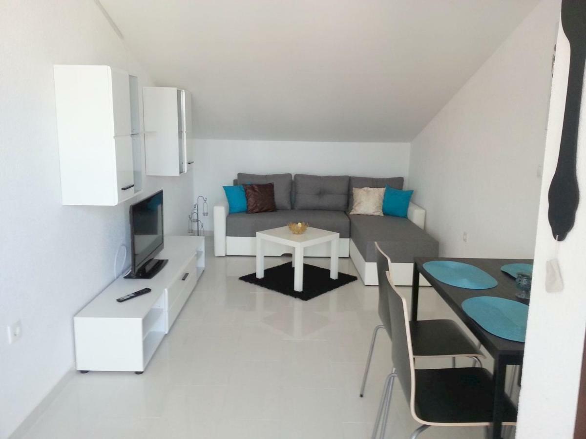 Apartments Kamelija Малинска Экстерьер фото