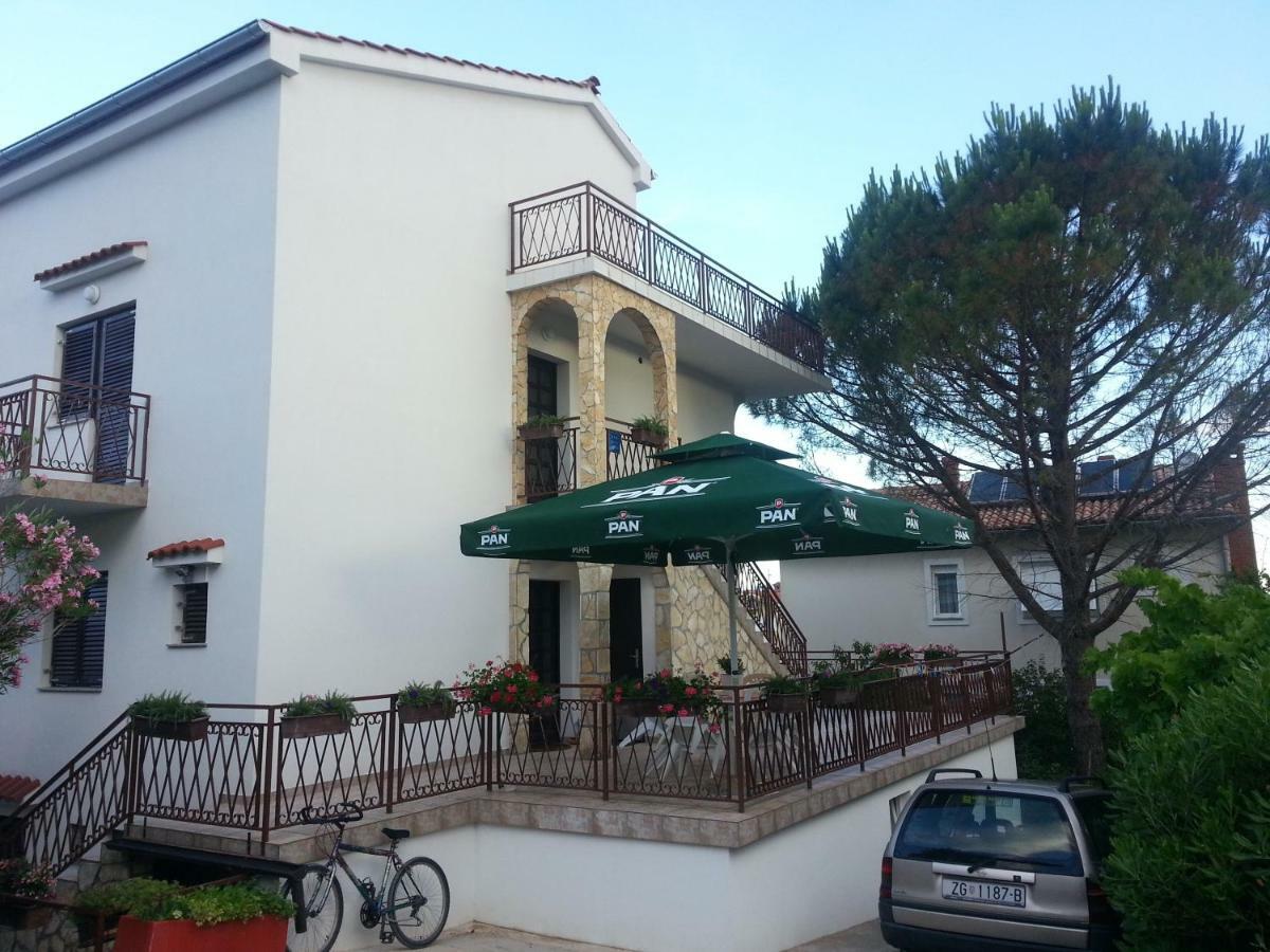 Apartments Kamelija Малинска Экстерьер фото