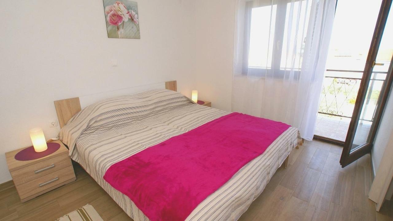 Apartments Kamelija Малинска Экстерьер фото