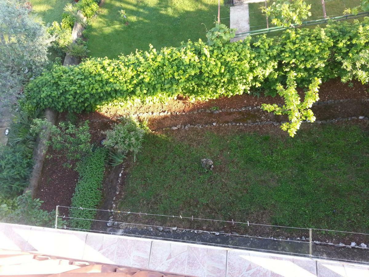 Apartments Kamelija Малинска Экстерьер фото