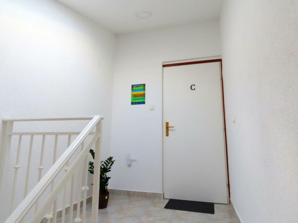 Apartments Kamelija Малинска Экстерьер фото