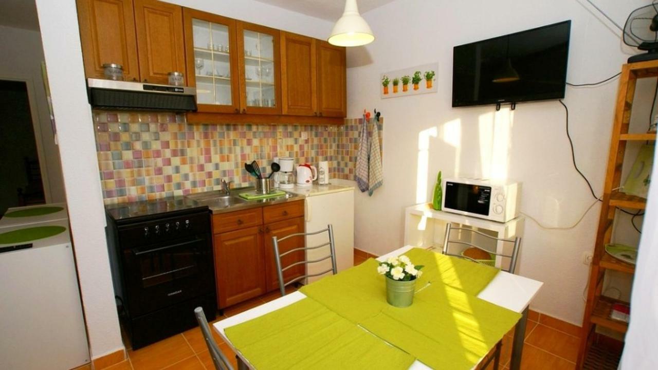 Apartments Kamelija Малинска Экстерьер фото