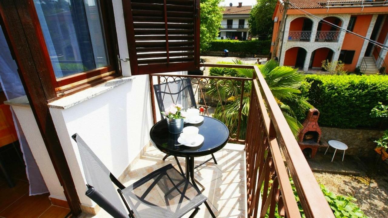 Apartments Kamelija Малинска Экстерьер фото